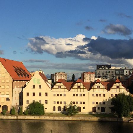 Hello Apartments Amazing River View 4 Bedrooms & Balcony Gdansk Bagian luar foto