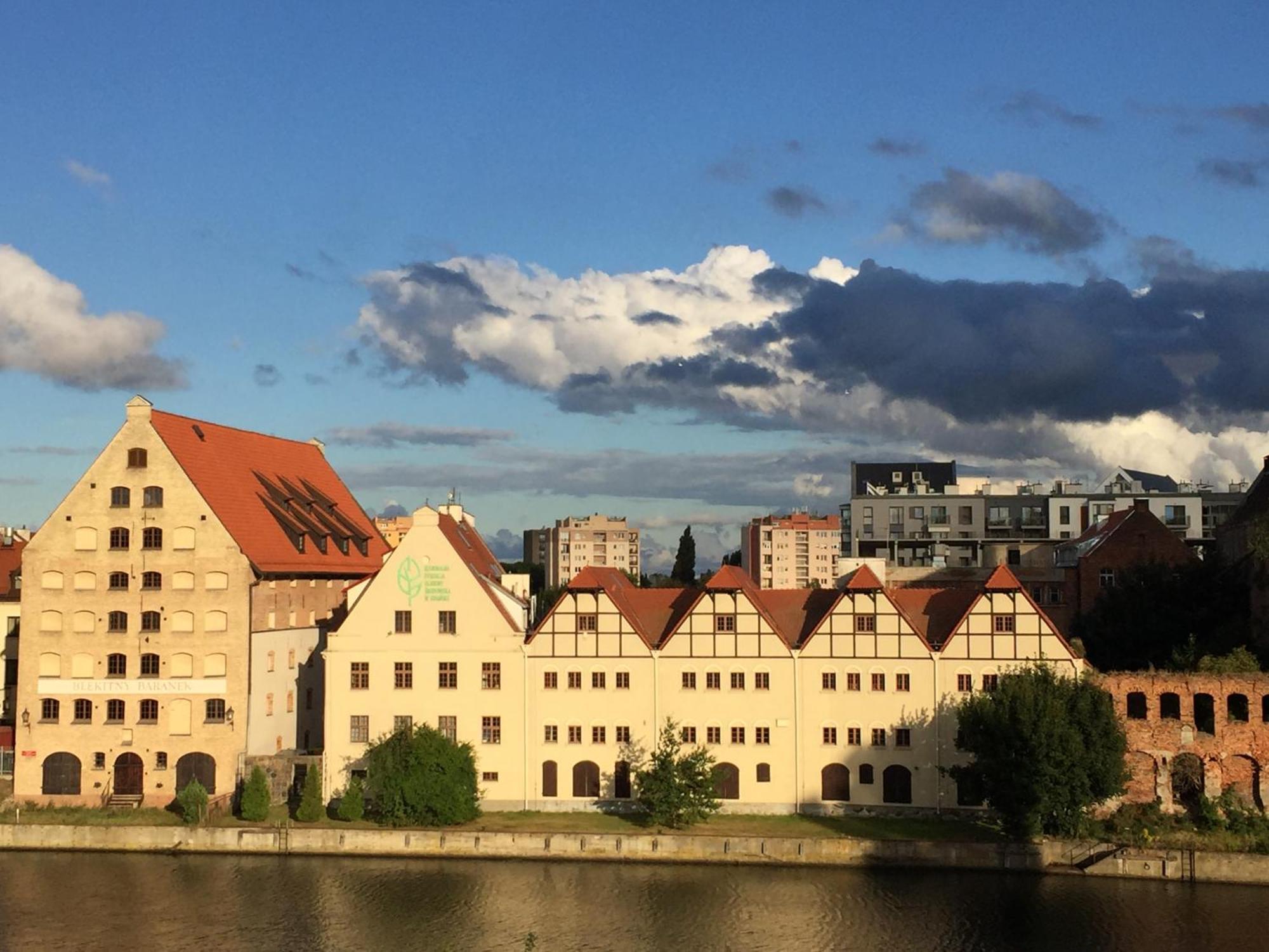 Hello Apartments Amazing River View 4 Bedrooms & Balcony Gdansk Bagian luar foto
